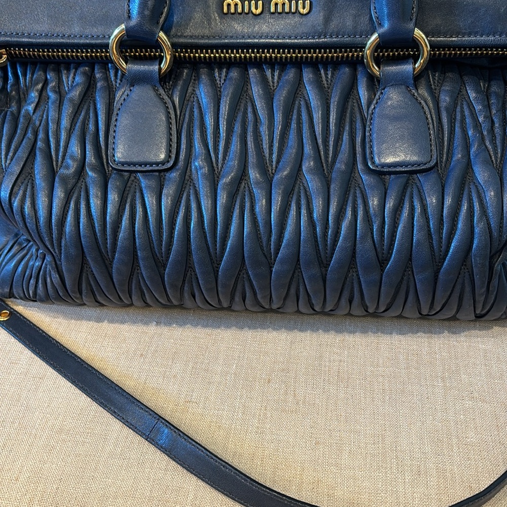 💙👜Miu Miu Bow Bag Matelasse💙 - Picture 3 of 16